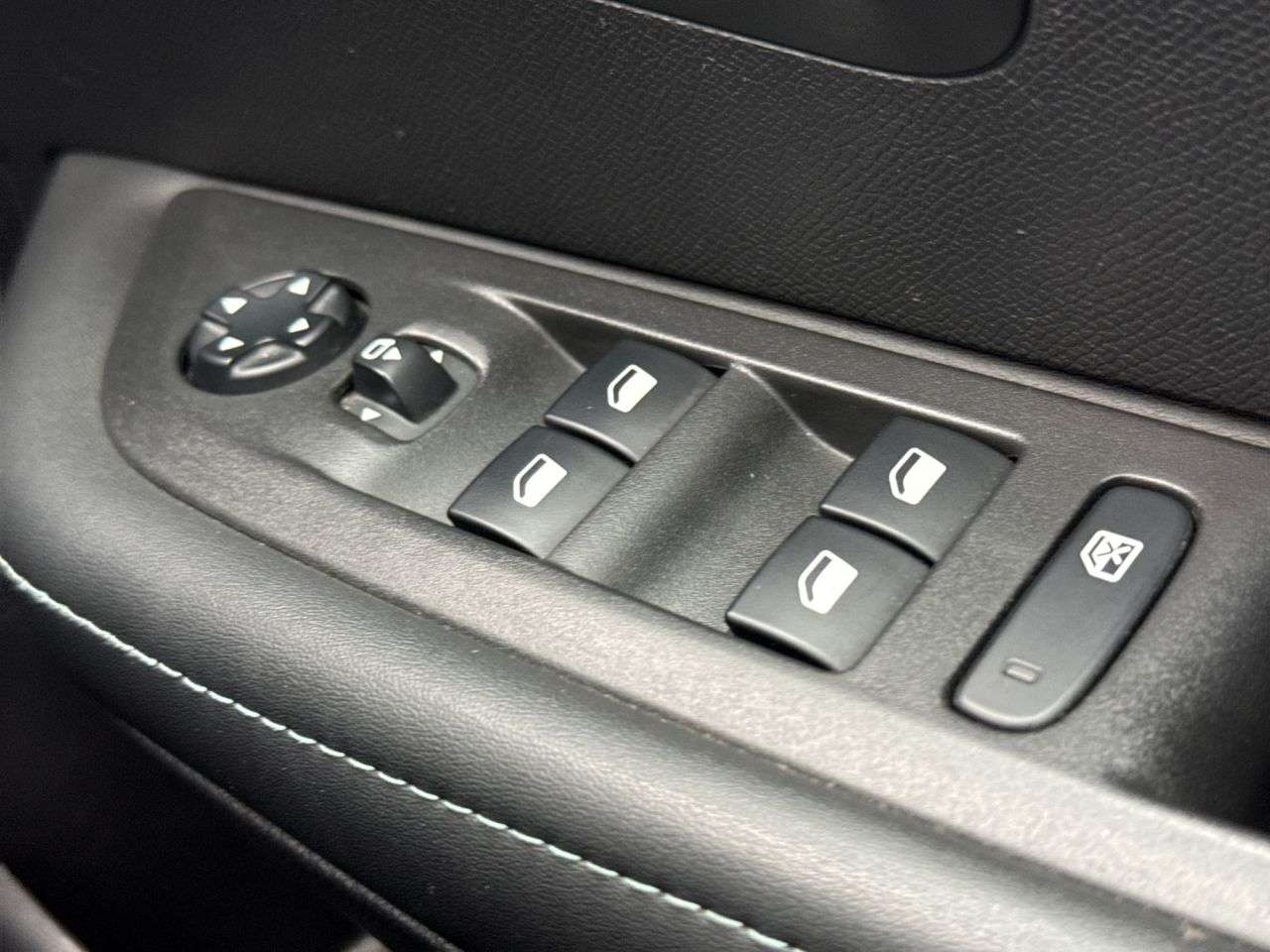 2021 PEUGEOT 208 2021 PEUGEOT 208