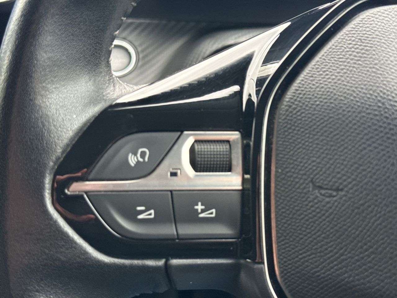 2021 PEUGEOT 208 2021 PEUGEOT 208