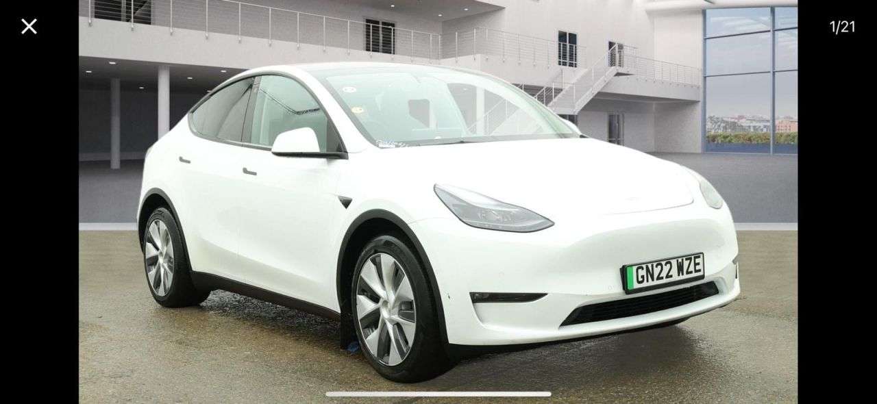 A 2022 TESLA MODEL Y (Dual Motor) Long Range SUV 5dr Electric Automatic 4WDE (384 bhp) A 2022 TESLA MODEL Y (Dual Motor) Long Range SUV 5dr Electric Automatic 4WDE (384 bhp)