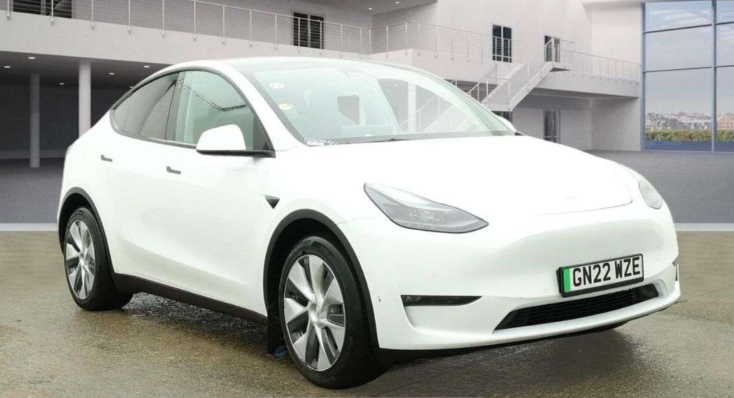 A 2022 TESLA MODEL Y (Dual Motor) Long Range SUV 5dr Electric Automatic 4WDE (384 bhp) A 2022 TESLA MODEL Y (Dual Motor) Long Range SUV 5dr Electric Automatic 4WDE (384 bhp)
