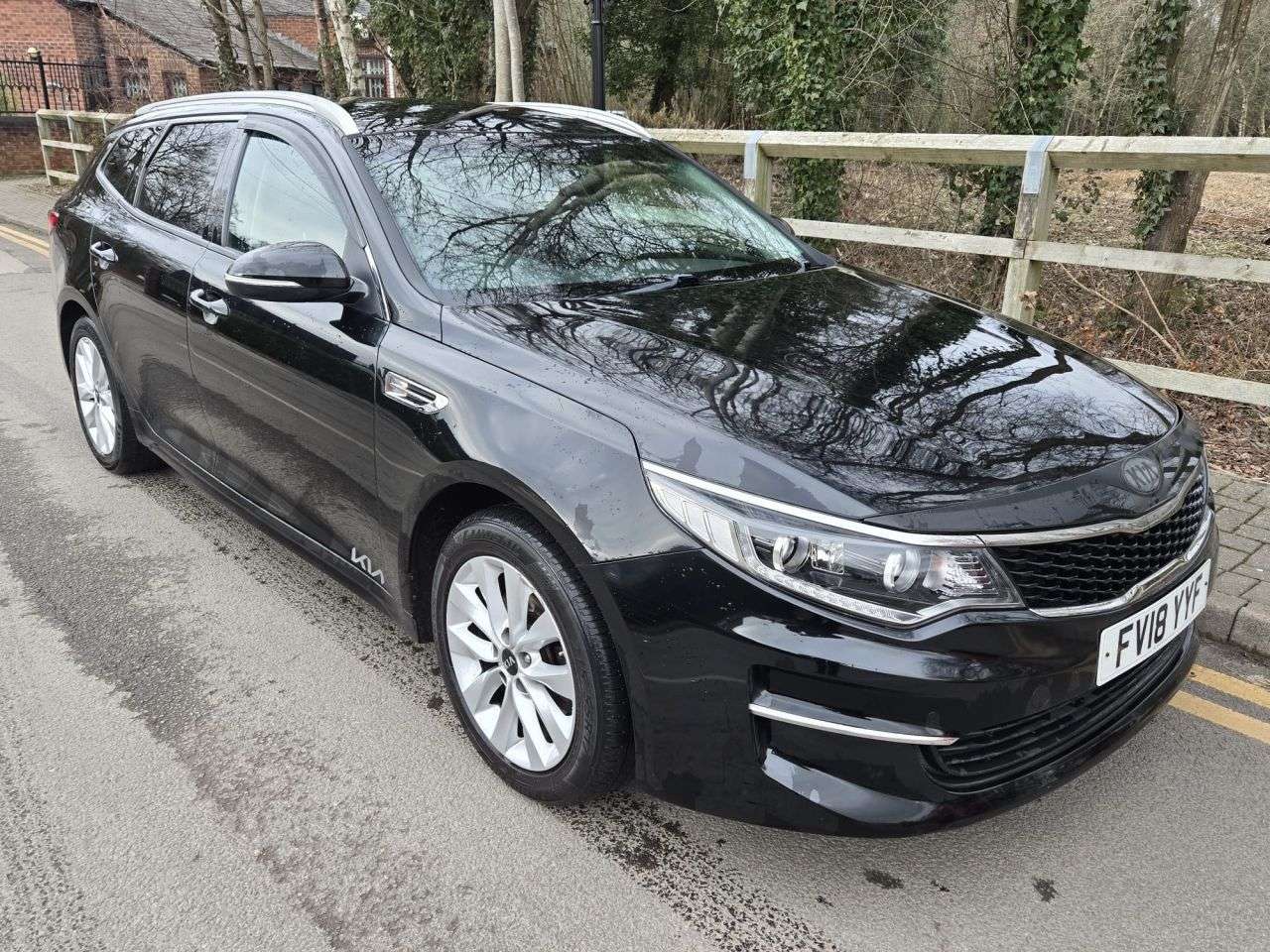 A 2018 KIA OPTIMA 1.7 CRDi 2 Sportswagon 5dr Diesel Manual Euro 6 (s/s) (139 bhp) A 2018 KIA OPTIMA 1.7 CRDi 2 Sportswagon 5dr Diesel Manual Euro 6 (s/s) (139 bhp)