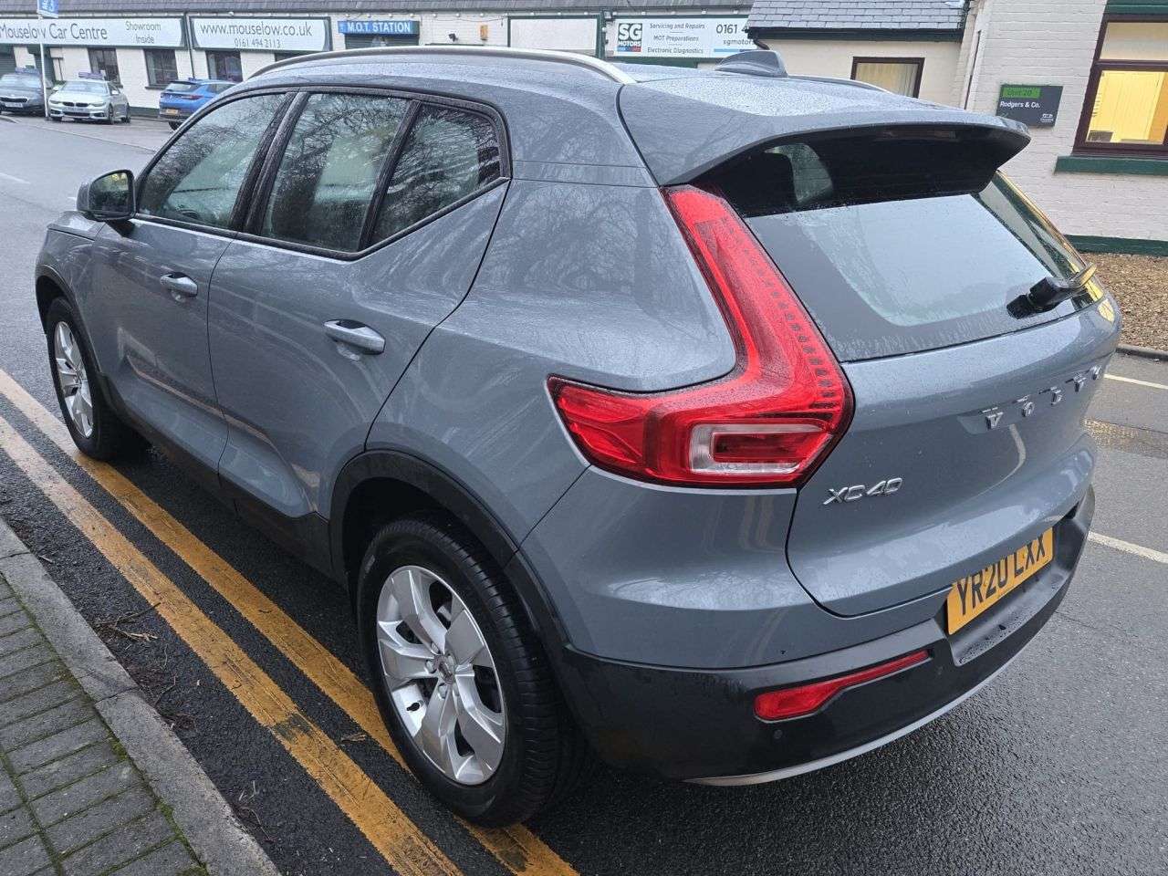 A 2020 VOLVO XC40 1.5 T3 Momentum Pro SUV 5dr Petrol Manual Euro 6 (s/s) (163 ps) A 2020 VOLVO XC40 1.5 T3 Momentum Pro SUV 5dr Petrol Manual Euro 6 (s/s) (163 ps)