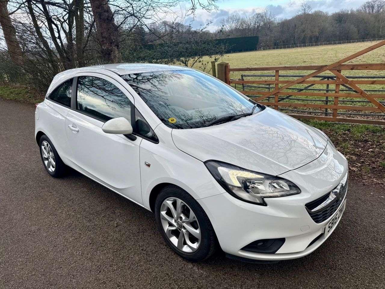 A 2015 VAUXHALL CORSA 1.4i ecoFLEX Excite Hatchback 3dr Petrol Manual Euro 6 (a/c) (90 ps) + SERV A 2015 VAUXHALL CORSA 1.4i ecoFLEX Excite Hatchback 3dr Petrol Manual Euro 6 (a/c) (90 ps) + SERV
