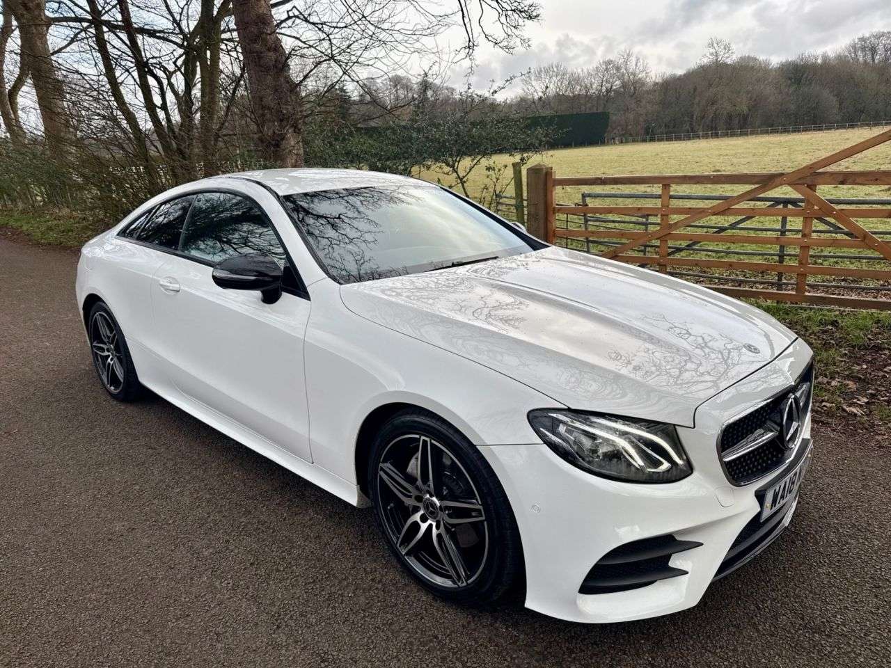 A 2018 MERCEDES-BENZ E-CLASS 2.0 E220d AMG Line Coupe 2dr Diesel G-Tronic+ Euro 6 (s/s) (194 ps) + SERVI A 2018 MERCEDES-BENZ E-CLASS 2.0 E220d AMG Line Coupe 2dr Diesel G-Tronic+ Euro 6 (s/s) (194 ps) + SERVI
