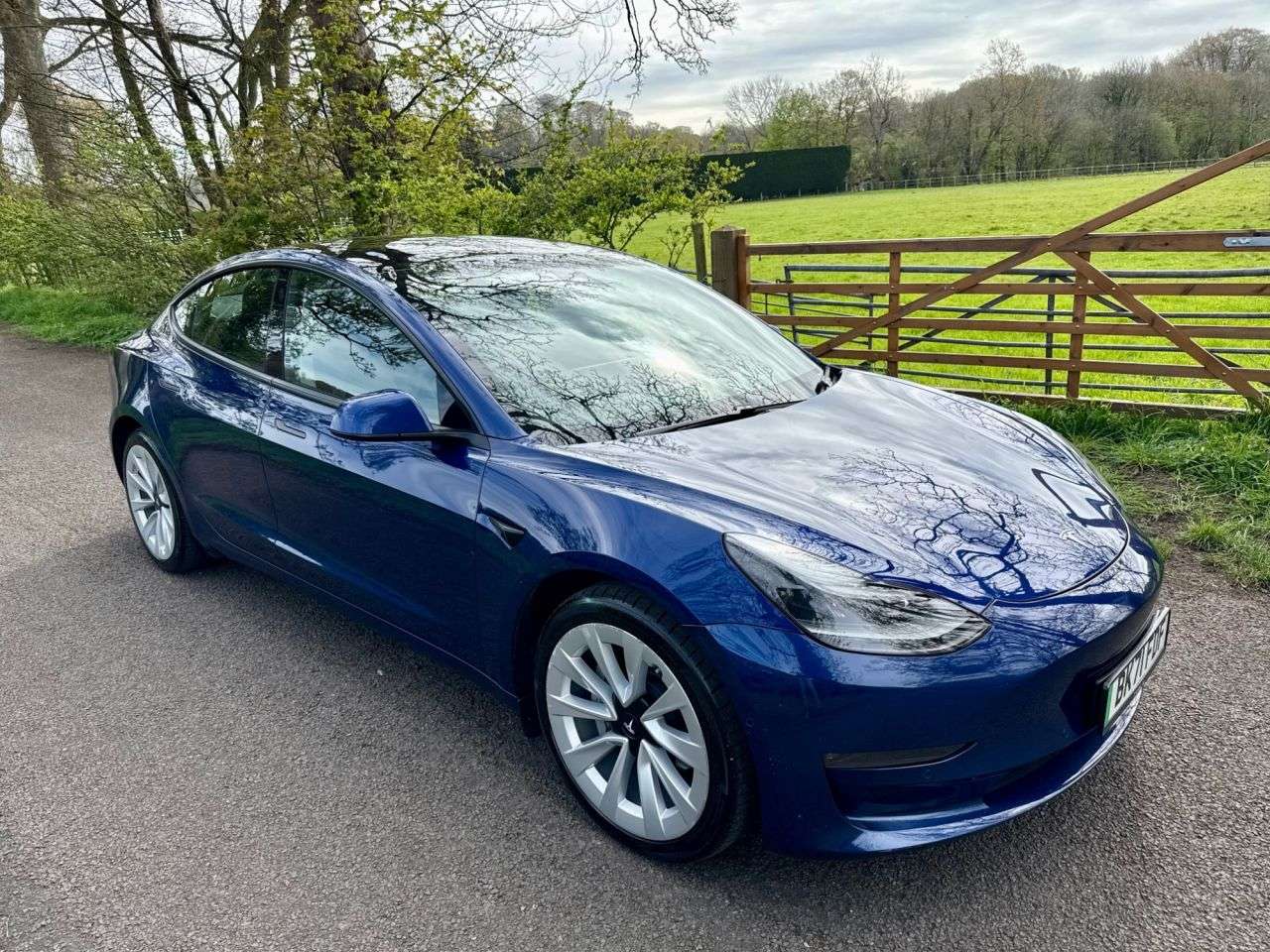 A 2021 TESLA MODEL 3 (Dual Motor) Long Range Saloon 4dr Electric Automatic 4WDE (346 ps) + SERVI A 2021 TESLA MODEL 3 (Dual Motor) Long Range Saloon 4dr Electric Automatic 4WDE (346 ps) + SERVI