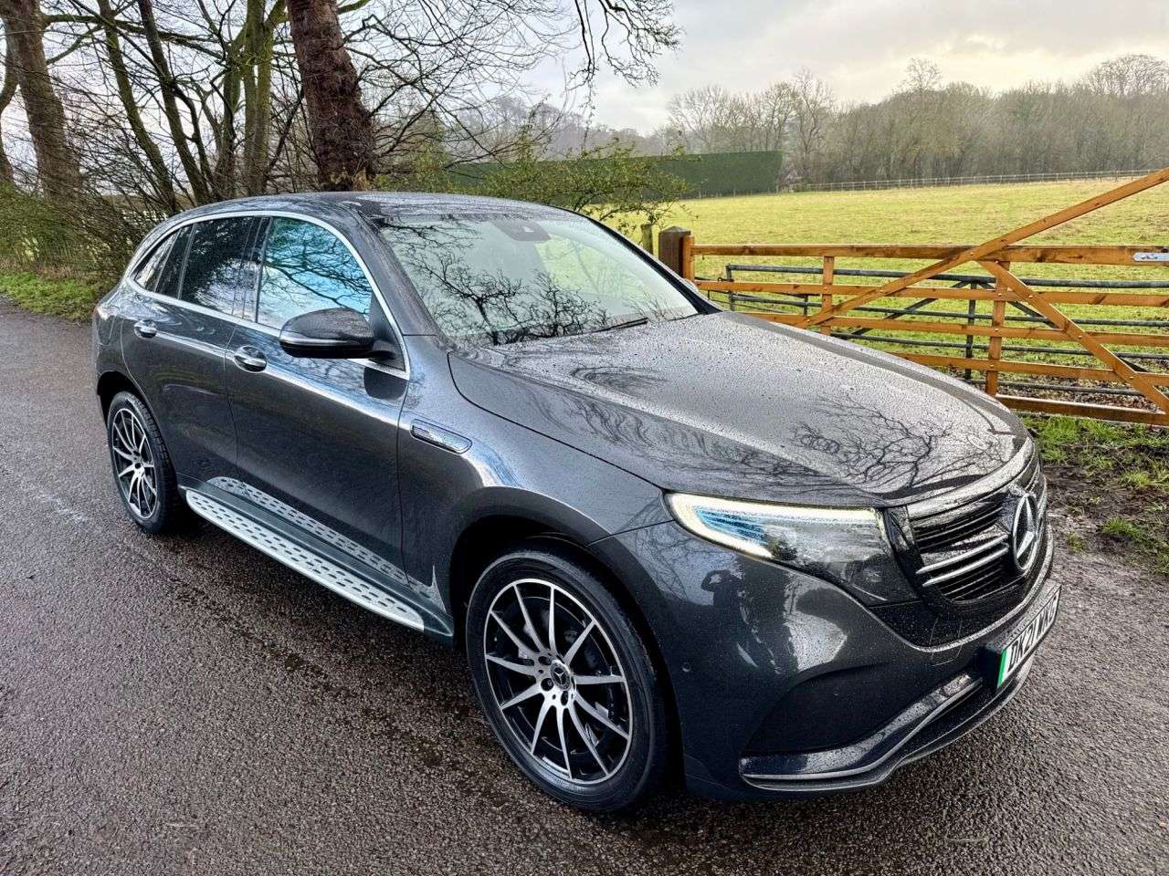A 2021 MERCEDES-BENZ EQC EQC 400 80kWh AMG Line SUV 5dr Electric Auto 4MATIC (408 ps) + SERVICE HIST A 2021 MERCEDES-BENZ EQC EQC 400 80kWh AMG Line SUV 5dr Electric Auto 4MATIC (408 ps) + SERVICE HIST