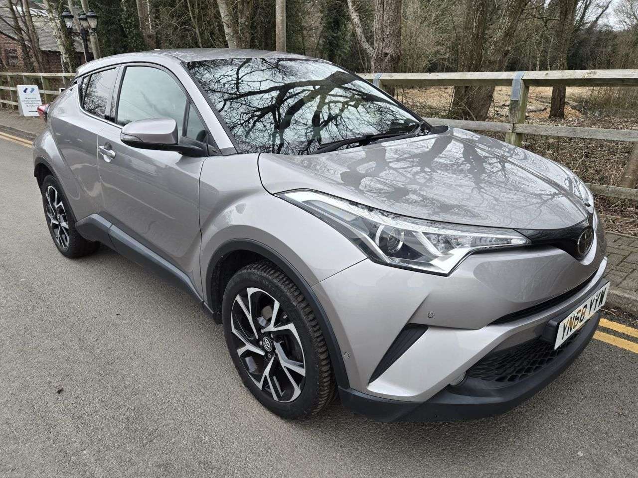 A 2018 TOYOTA C-HR 1.2 VVT-i Design SUV 5dr Petrol Manual Euro 6 (s/s) (116 ps) A 2018 TOYOTA C-HR 1.2 VVT-i Design SUV 5dr Petrol Manual Euro 6 (s/s) (116 ps)