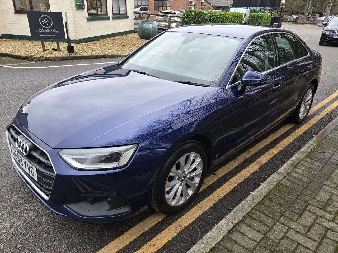 A 2019 AUDI A4 2.0 TDI 30 Technik Saloon 4dr Diesel S Tronic Euro 6 (s/s) (136 ps) A 2019 AUDI A4 2.0 TDI 30 Technik Saloon 4dr Diesel S Tronic Euro 6 (s/s) (136 ps)