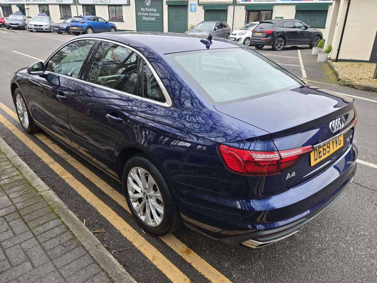 A 2019 AUDI A4 2.0 TDI 30 Technik Saloon 4dr Diesel S Tronic Euro 6 (s/s) (136 ps) A 2019 AUDI A4 2.0 TDI 30 Technik Saloon 4dr Diesel S Tronic Euro 6 (s/s) (136 ps)