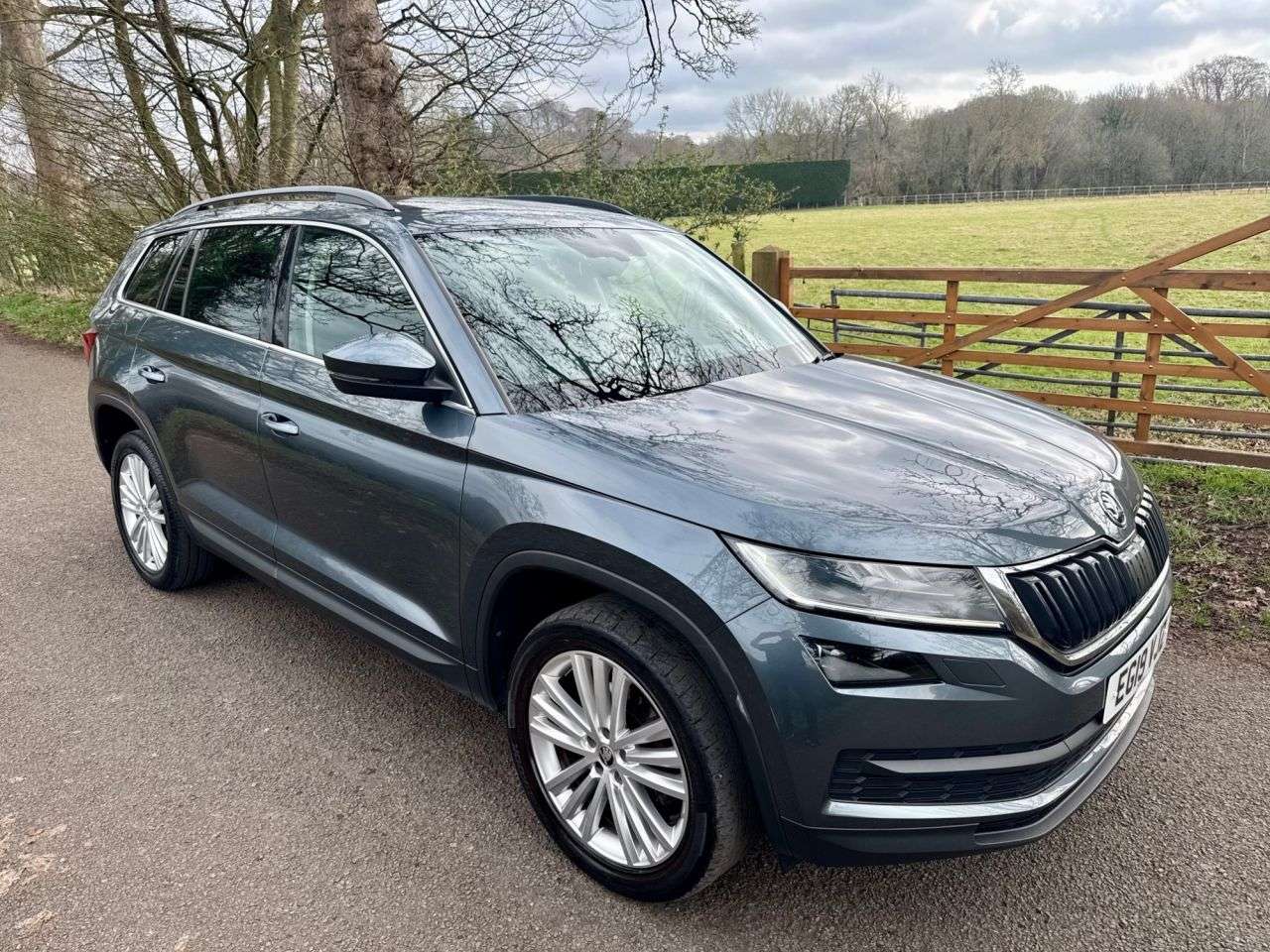 A 2019 SKODA KODIAQ 2.0 TDI SE L SUV 5dr Diesel DSG Euro 6 (s/s) (7 Seat) (150 ps) + SERVICE HI A 2019 SKODA KODIAQ 2.0 TDI SE L SUV 5dr Diesel DSG Euro 6 (s/s) (7 Seat) (150 ps) + SERVICE HI