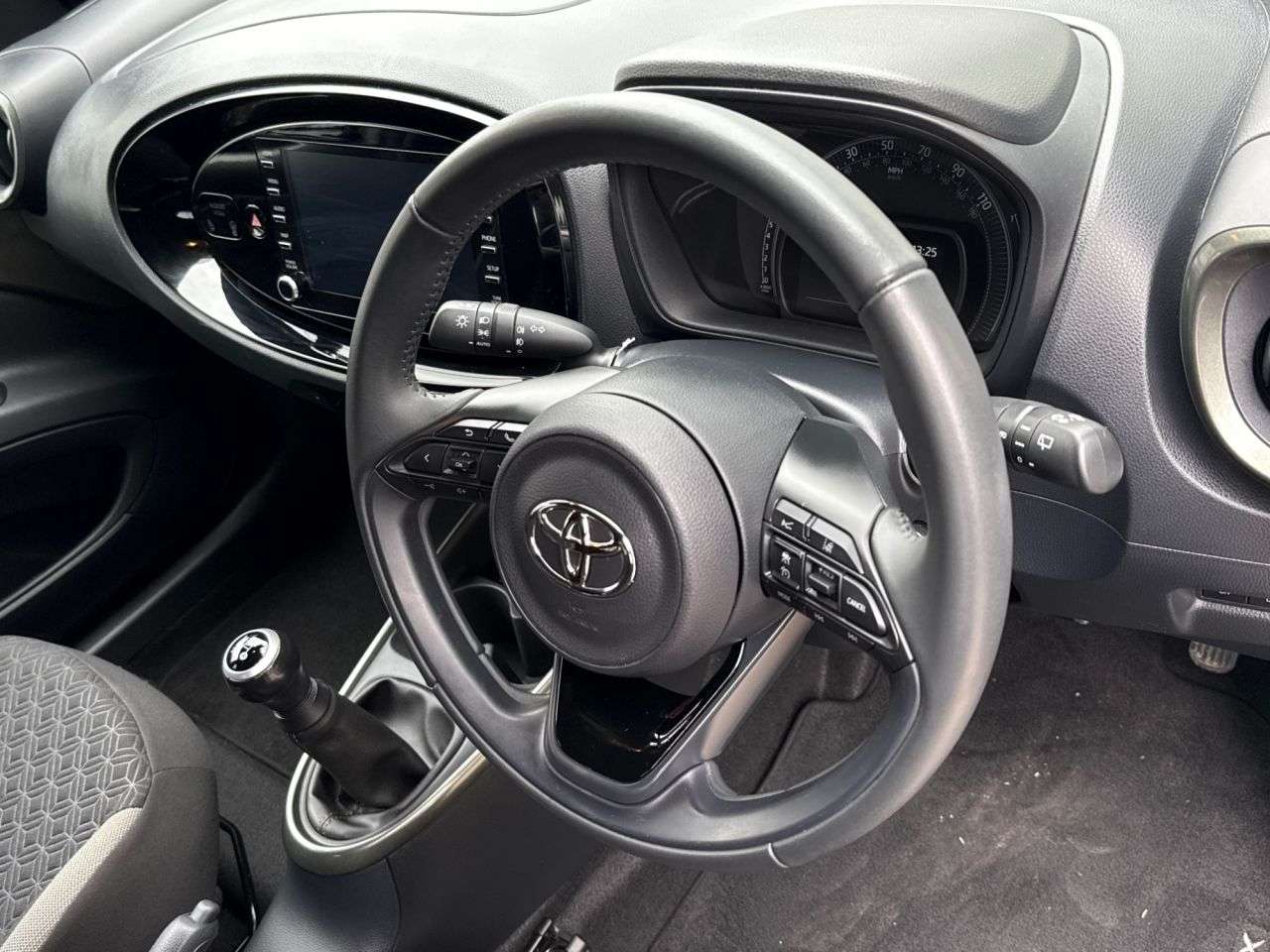 2023 TOYOTA AYGO X 2023 TOYOTA AYGO X