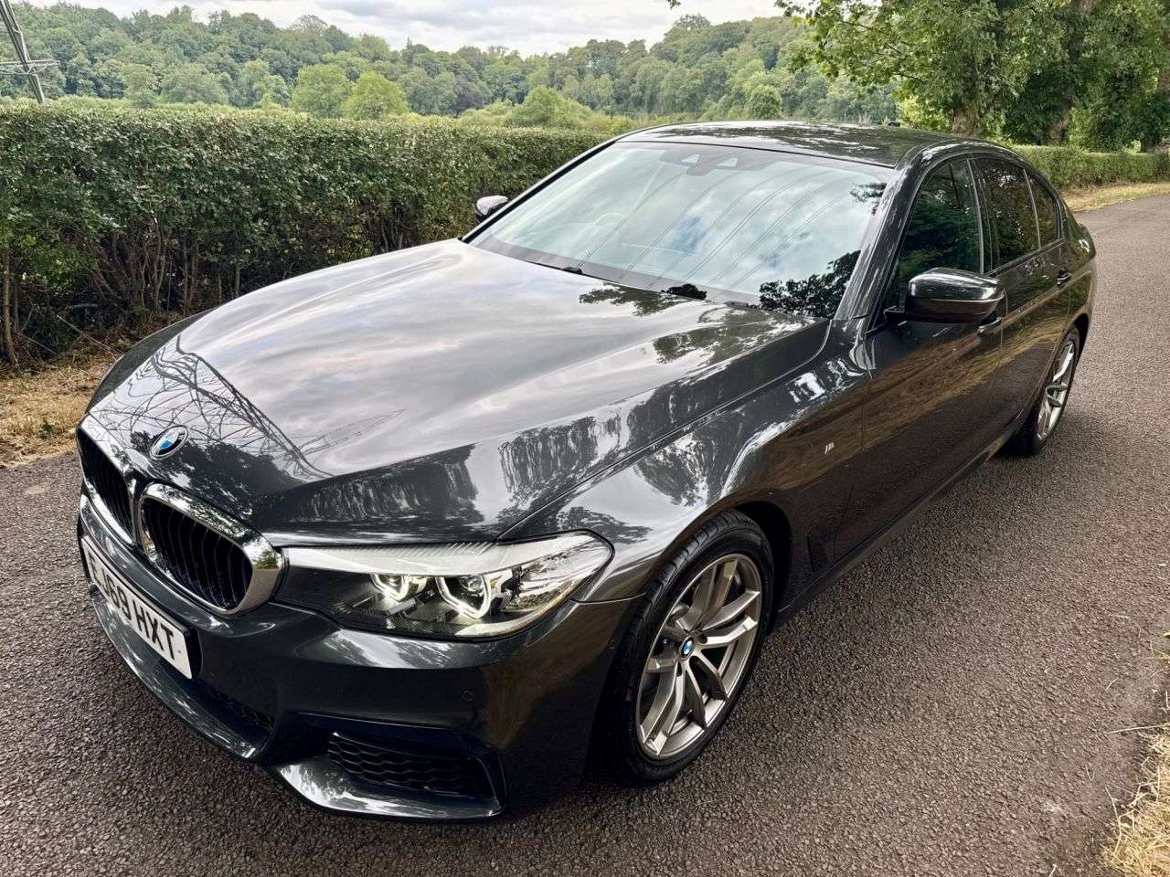 A 2019 BMW 5 SERIES 2.0 520d MHT M Sport Saloon 4dr Diesel Hybrid Auto Euro 6 (s/s) (190 ps) + A 2019 BMW 5 SERIES 2.0 520d MHT M Sport Saloon 4dr Diesel Hybrid Auto Euro 6 (s/s) (190 ps) +