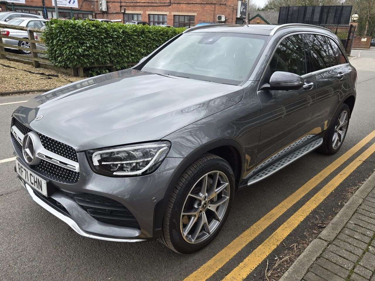 A 2022 MERCEDES-BENZ GLC 2.0 GLC300e 13.5kWh AMG Line (Premium Plus) SUV 5dr Petrol Plug-in Hybrid G A 2022 MERCEDES-BENZ GLC 2.0 GLC300e 13.5kWh AMG Line (Premium Plus) SUV 5dr Petrol Plug-in Hybrid G