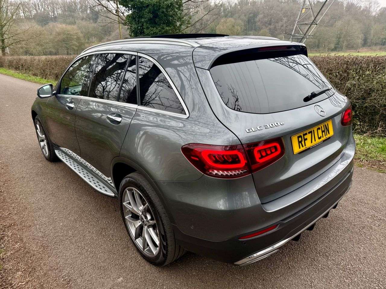 A 2022 MERCEDES-BENZ GLC 2.0 GLC300e 13.5kWh AMG Line (Premium Plus) SUV 5dr Petrol Plug-in Hybrid G A 2022 MERCEDES-BENZ GLC 2.0 GLC300e 13.5kWh AMG Line (Premium Plus) SUV 5dr Petrol Plug-in Hybrid G