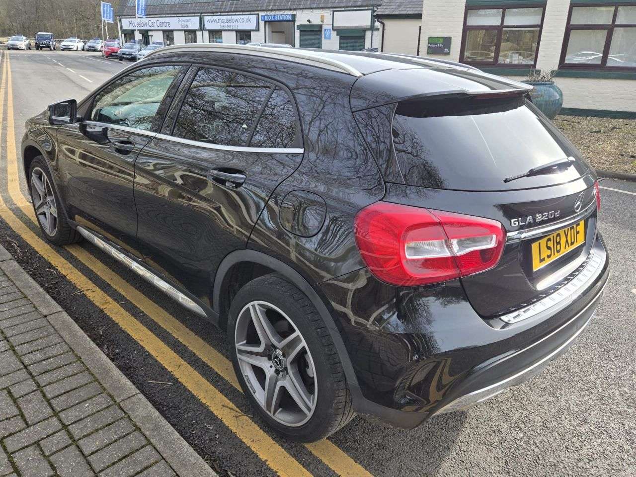 A 2018 MERCEDES-BENZ GLA 2.1 GLA220d AMG Line SUV 5dr Diesel 7G-DCT 4MATIC Euro 6 (s/s) (177 ps) A 2018 MERCEDES-BENZ GLA 2.1 GLA220d AMG Line SUV 5dr Diesel 7G-DCT 4MATIC Euro 6 (s/s) (177 ps)