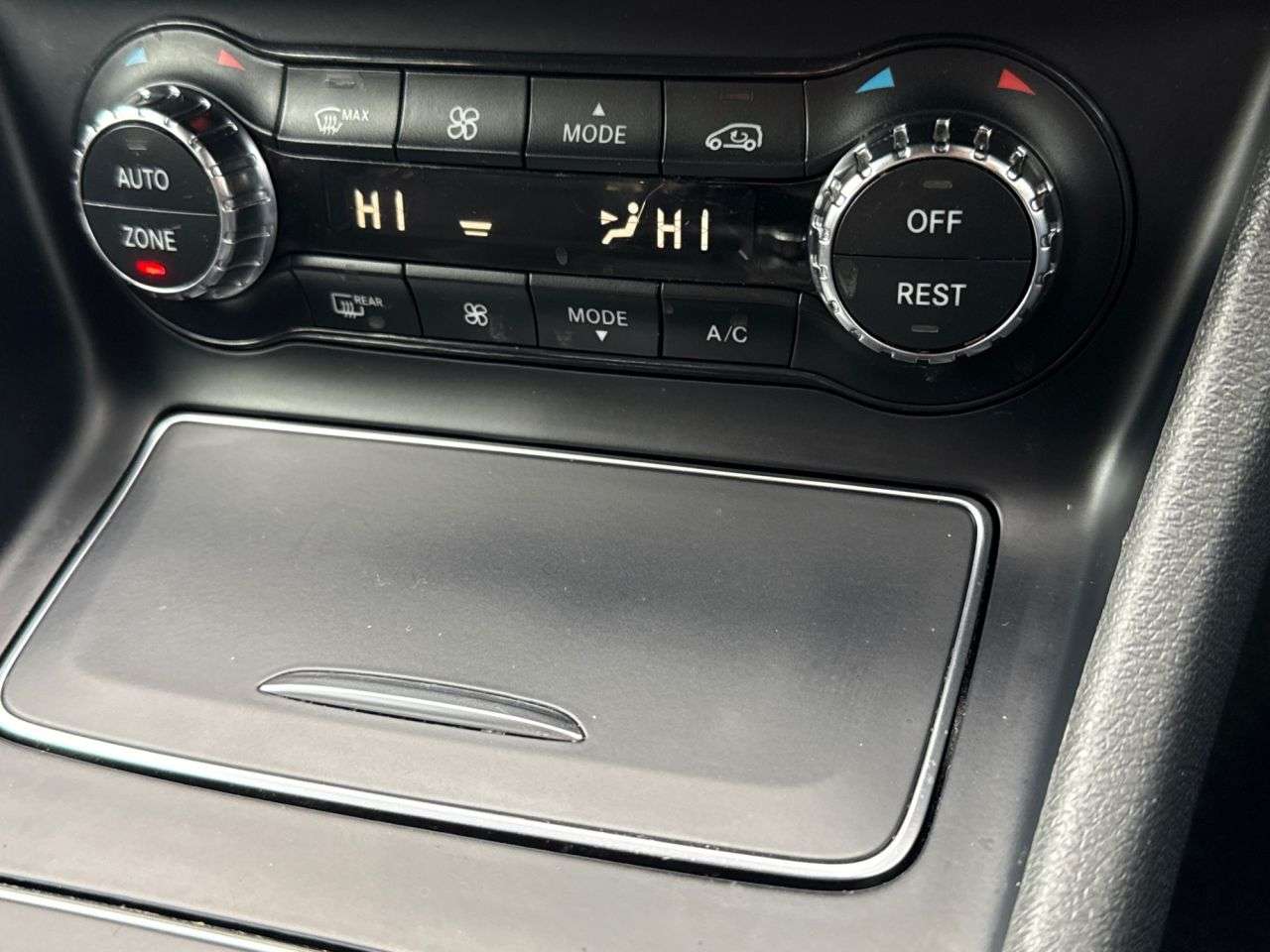 2018 MERCEDES-BENZ 180 2018 MERCEDES-BENZ 180