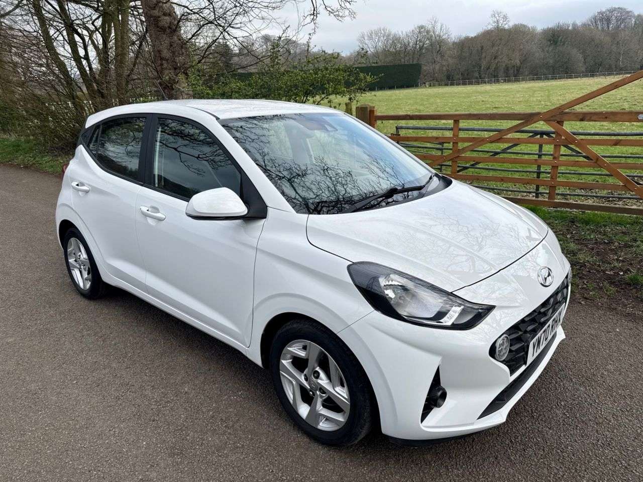 A 2020 HYUNDAI I10 1.0 SE Connect Hatchback 5dr Petrol Manual Euro 6 (s/s) (67 ps) + SERVICE H A 2020 HYUNDAI I10 1.0 SE Connect Hatchback 5dr Petrol Manual Euro 6 (s/s) (67 ps) + SERVICE H