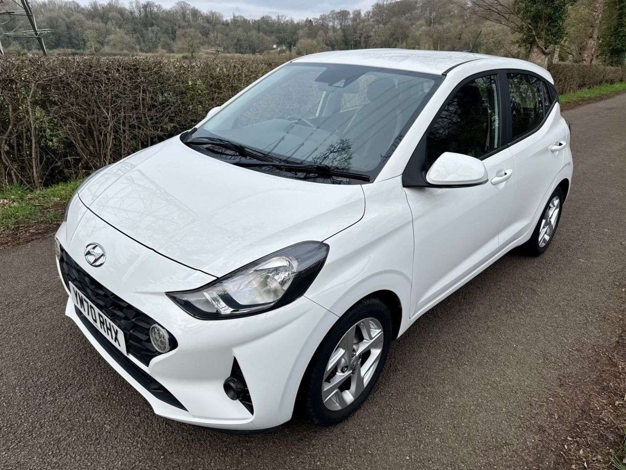 A 2020 HYUNDAI I10 1.0 SE Connect Hatchback 5dr Petrol Manual Euro 6 (s/s) (67 ps) + SERVICE H A 2020 HYUNDAI I10 1.0 SE Connect Hatchback 5dr Petrol Manual Euro 6 (s/s) (67 ps) + SERVICE H