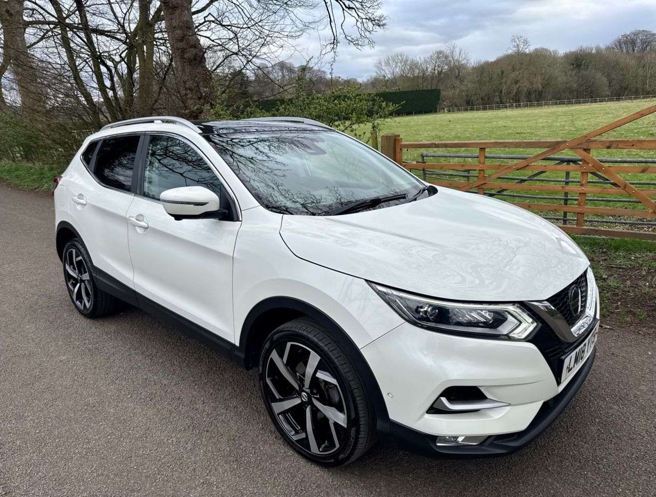 A 2018 NISSAN QASHQAI 1.5 dCi Tekna SUV 5dr Diesel Manual Euro 6 (s/s) (110 ps) + SERVICE HISTORY A 2018 NISSAN QASHQAI 1.5 dCi Tekna SUV 5dr Diesel Manual Euro 6 (s/s) (110 ps) + SERVICE HISTORY
