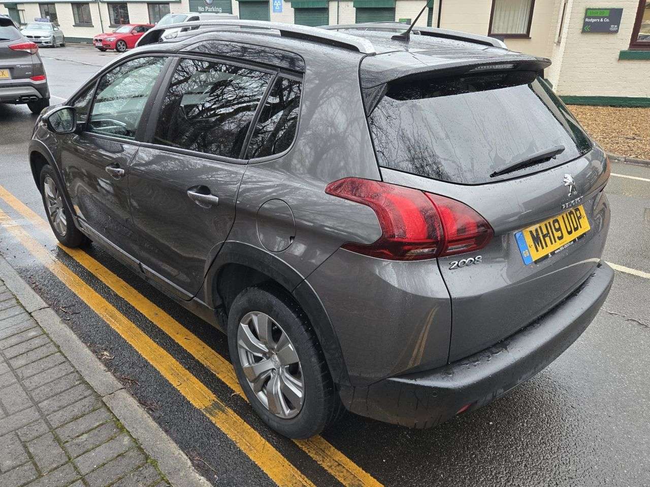 A 2019 PEUGEOT 2008 1.2 PureTech Signature SUV 5dr Petrol Manual Euro 6 (s/s) (82 ps) A 2019 PEUGEOT 2008 1.2 PureTech Signature SUV 5dr Petrol Manual Euro 6 (s/s) (82 ps)