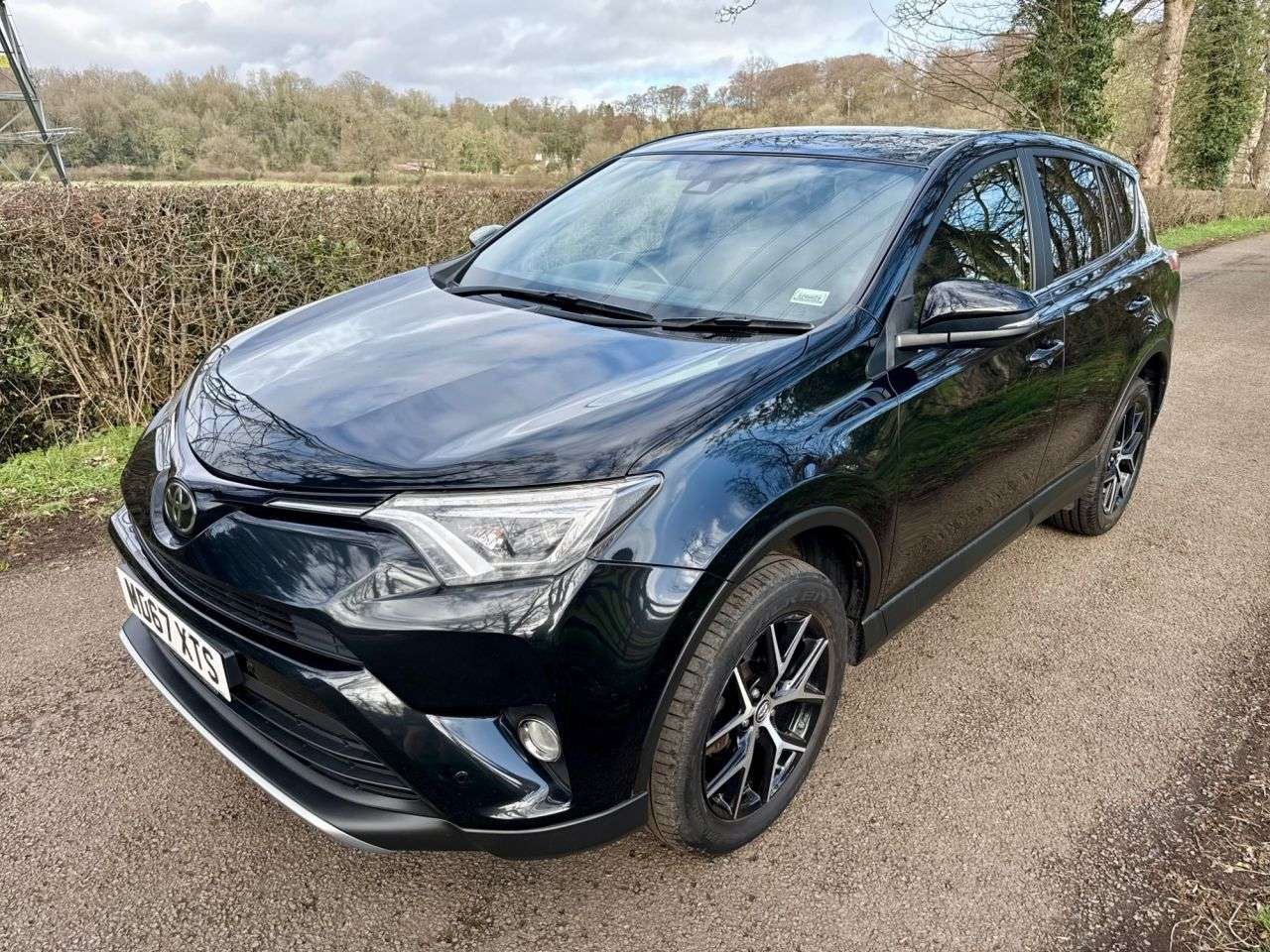 A 2017 TOYOTA RAV4 2.0 V-Matic Icon SUV 5dr Petrol CVT 4WD Euro 6 (s/s) (Safety Sense, SNav) ( A 2017 TOYOTA RAV4 2.0 V-Matic Icon SUV 5dr Petrol CVT 4WD Euro 6 (s/s) (Safety Sense, SNav) (