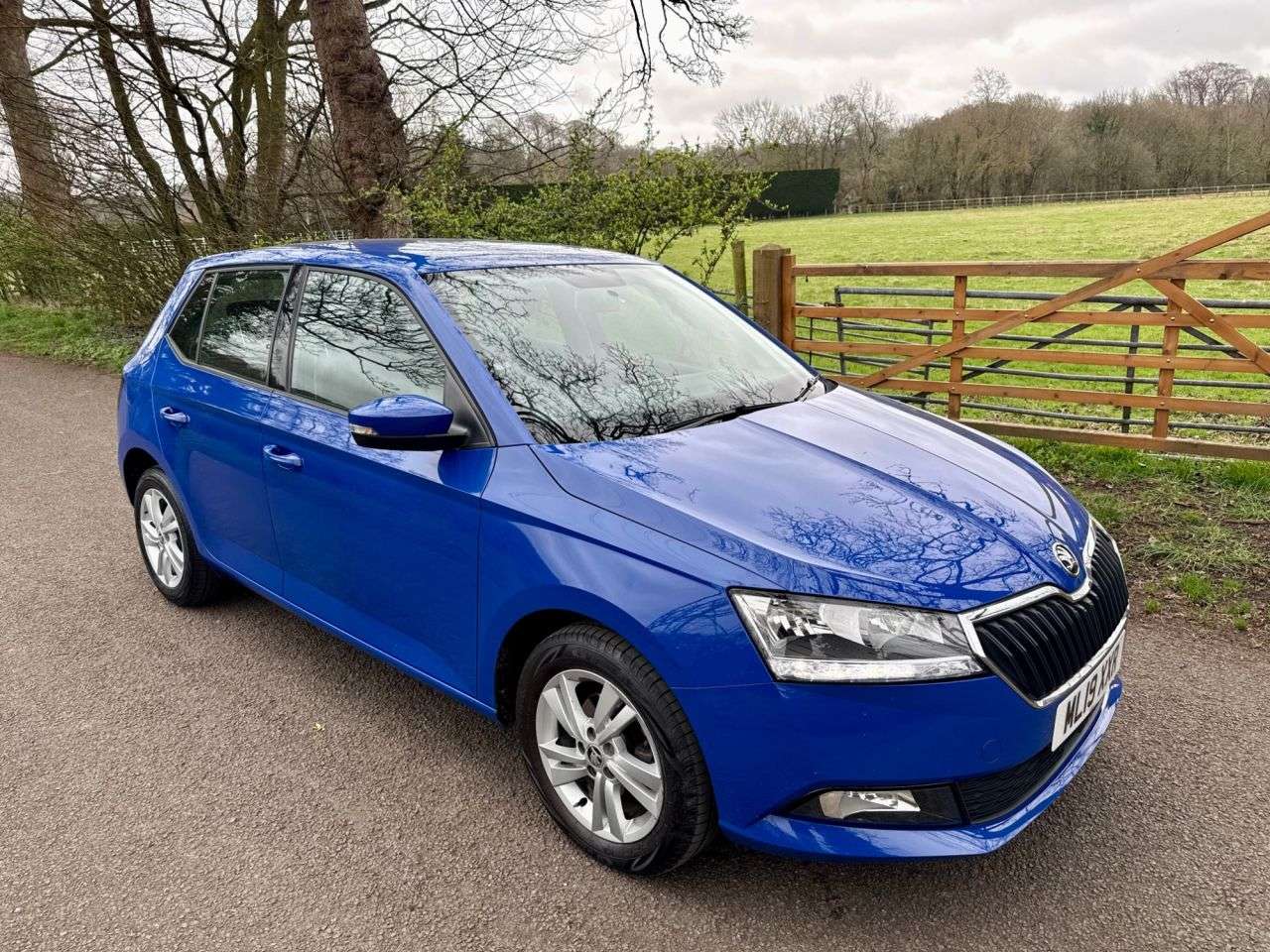 A 2019 SKODA FABIA 1.0 SE Hatchback 5dr Petrol Manual Euro 6 (s/s) (75 ps) + SERVICE HISTORY + A 2019 SKODA FABIA 1.0 SE Hatchback 5dr Petrol Manual Euro 6 (s/s) (75 ps) + SERVICE HISTORY +