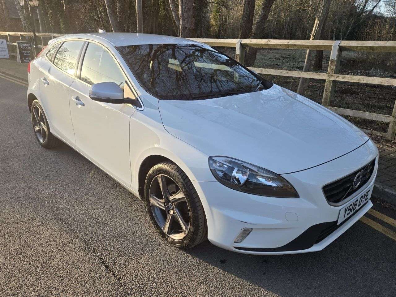 A 2016 VOLVO V40 2.0 D2 R-Design Nav Hatchback 5dr Diesel Manual Euro 6 (s/s) (120 ps) A 2016 VOLVO V40 2.0 D2 R-Design Nav Hatchback 5dr Diesel Manual Euro 6 (s/s) (120 ps)