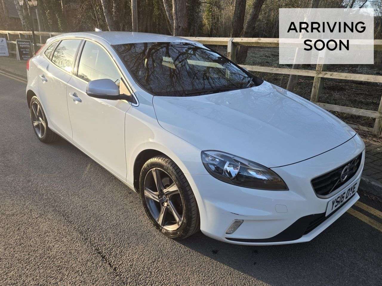 A 2016 VOLVO V40 2.0 D2 R-Design Nav Hatchback 5dr Diesel Manual Euro 6 (s/s) (120 ps) A 2016 VOLVO V40 2.0 D2 R-Design Nav Hatchback 5dr Diesel Manual Euro 6 (s/s) (120 ps)