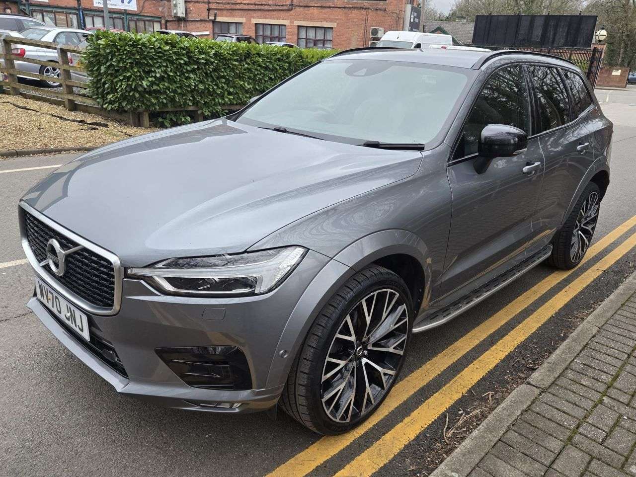 A 2020 VOLVO XC60 2.0 B5 MHEV R-Design Pro SUV 5dr Petrol Hybrid Automatic Euro 6 (s/s) (250 A 2020 VOLVO XC60 2.0 B5 MHEV R-Design Pro SUV 5dr Petrol Hybrid Automatic Euro 6 (s/s) (250
