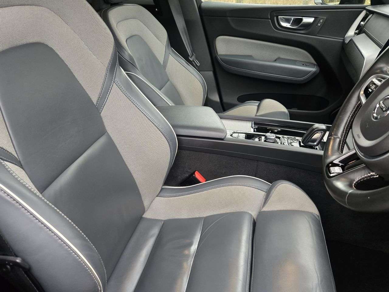 2020 VOLVO XC60 2020 VOLVO XC60