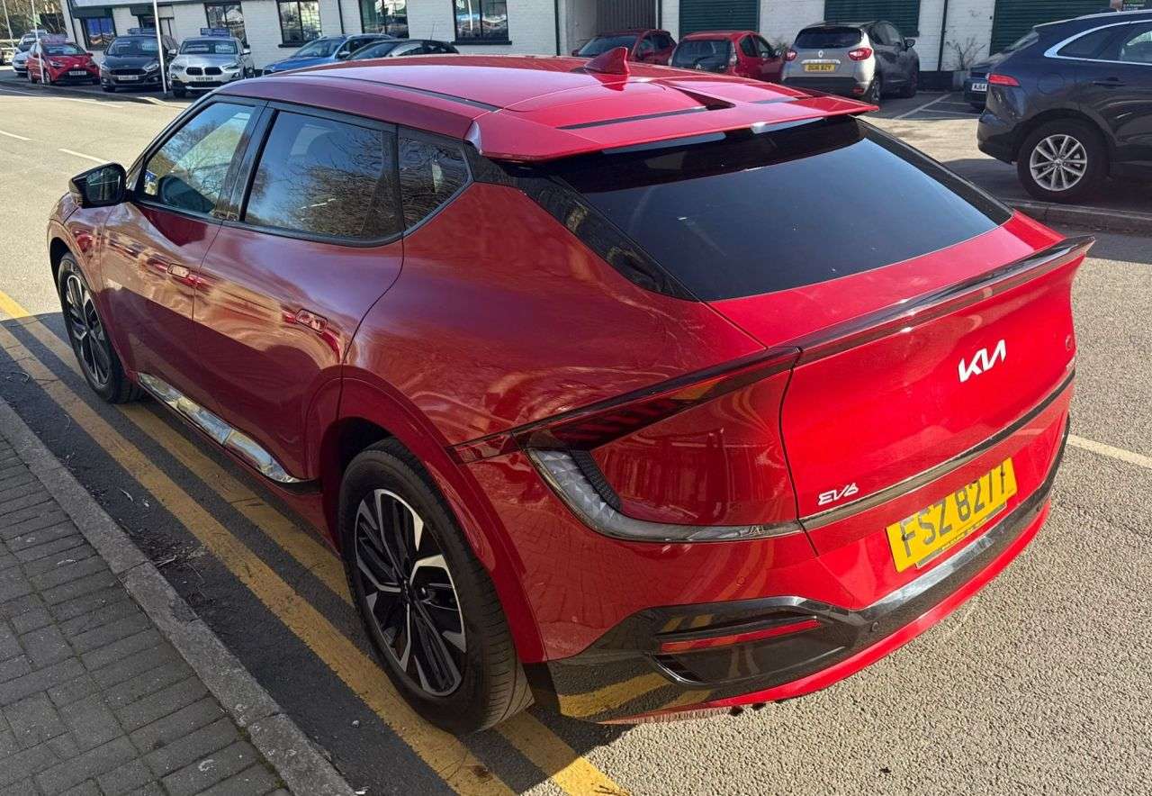 A 2022 KIA EV6 77.4kWh GT-Line Hatchback 5dr Electric Automatic (225 bhp) A 2022 KIA EV6 77.4kWh GT-Line Hatchback 5dr Electric Automatic (225 bhp)