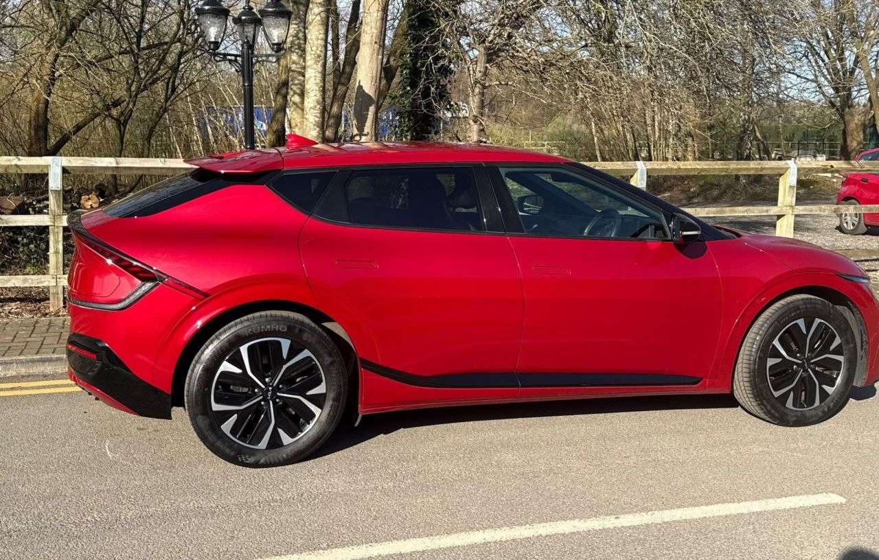 A 2022 KIA EV6 77.4kWh GT-Line Hatchback 5dr Electric Automatic (225 bhp) A 2022 KIA EV6 77.4kWh GT-Line Hatchback 5dr Electric Automatic (225 bhp)