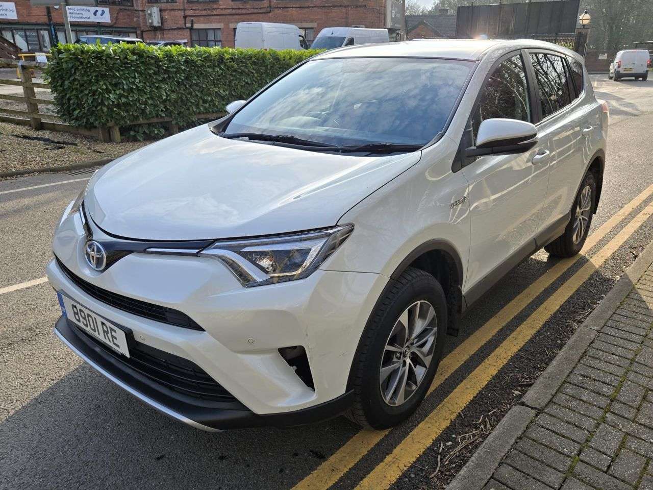 A 2016 TOYOTA RAV4 2.5 VVT-h Business Edition Plus SUV 5dr Petrol Hybrid CVT Euro 6 (s/s) (197 A 2016 TOYOTA RAV4 2.5 VVT-h Business Edition Plus SUV 5dr Petrol Hybrid CVT Euro 6 (s/s) (197