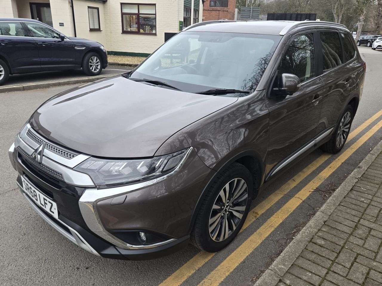A 2018 MITSUBISHI OUTLANDER 2.0 MIVEC 4 SUV 5dr Petrol CVT 4WD Euro 6 (s/s) (150 ps) A 2018 MITSUBISHI OUTLANDER 2.0 MIVEC 4 SUV 5dr Petrol CVT 4WD Euro 6 (s/s) (150 ps)