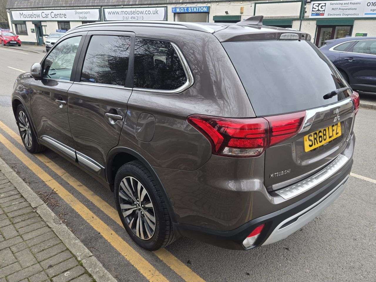 A 2018 MITSUBISHI OUTLANDER 2.0 MIVEC 4 SUV 5dr Petrol CVT 4WD Euro 6 (s/s) (150 ps) A 2018 MITSUBISHI OUTLANDER 2.0 MIVEC 4 SUV 5dr Petrol CVT 4WD Euro 6 (s/s) (150 ps)