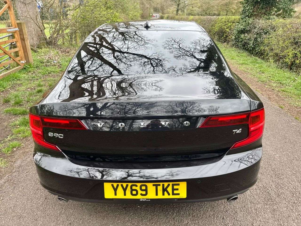2019 VOLVO S90 2019 VOLVO S90