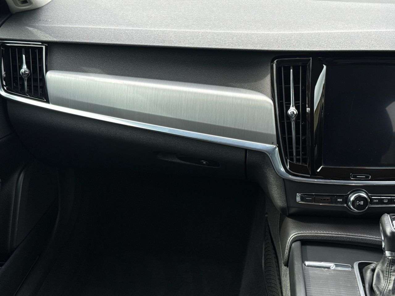 2019 VOLVO S90 2019 VOLVO S90