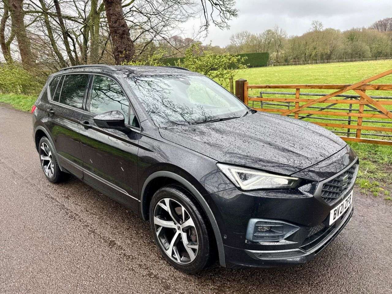 A 2021 SEAT TARRACO 1.5 TSI EVO FR SUV 5dr Petrol DSG Euro 6 (s/s) (150 ps) + SERVICE HISTORY + A 2021 SEAT TARRACO 1.5 TSI EVO FR SUV 5dr Petrol DSG Euro 6 (s/s) (150 ps) + SERVICE HISTORY +