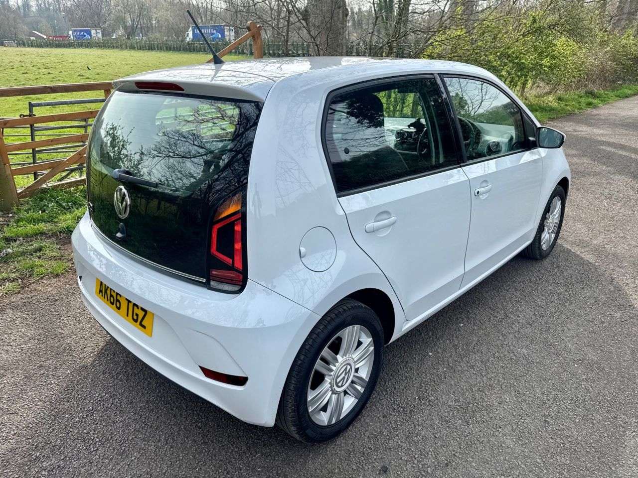 2016 VOLKSWAGEN UP! 2016 VOLKSWAGEN UP!