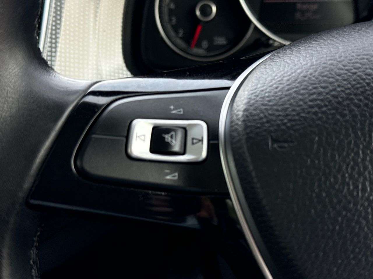 2016 VOLKSWAGEN UP! 2016 VOLKSWAGEN UP!