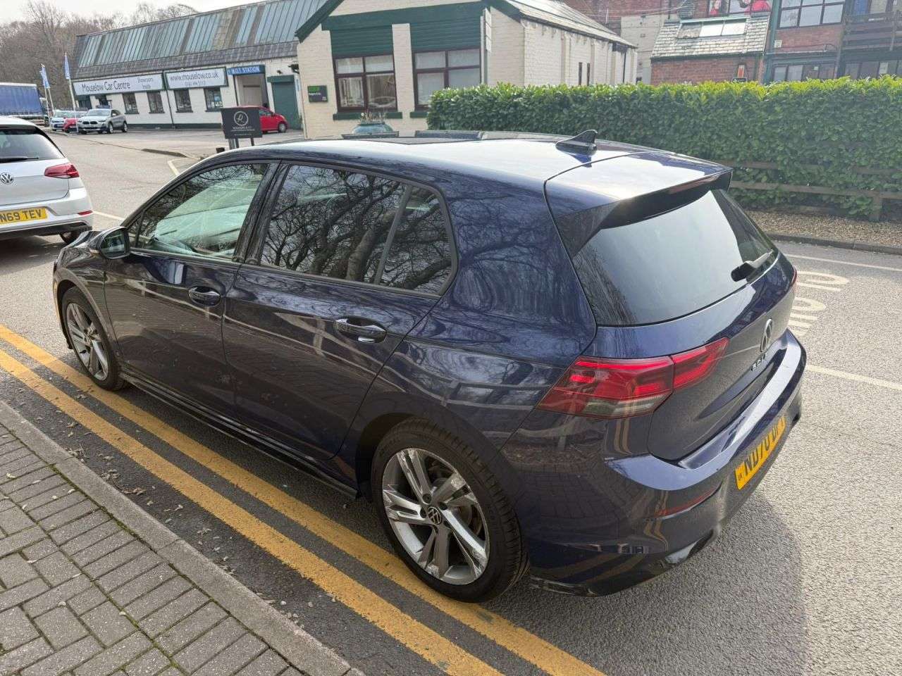 A 2021 VOLKSWAGEN GOLF 1.5 TSI R-Line Hatchback 5dr Petrol Manual Euro 6 (s/s) (150 ps) A 2021 VOLKSWAGEN GOLF 1.5 TSI R-Line Hatchback 5dr Petrol Manual Euro 6 (s/s) (150 ps)