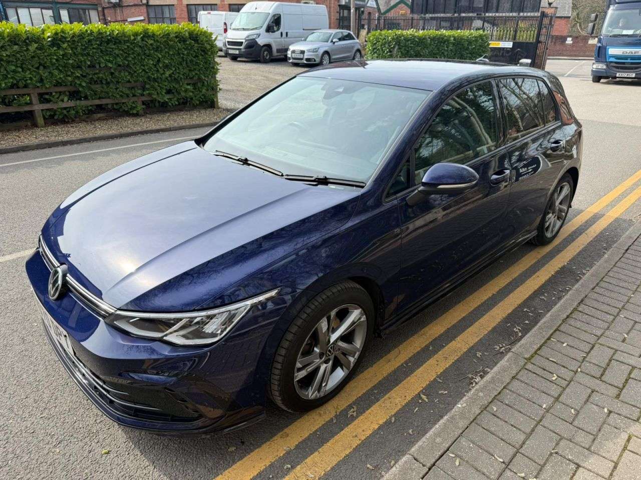 A 2021 VOLKSWAGEN GOLF 1.5 TSI R-Line Hatchback 5dr Petrol Manual Euro 6 (s/s) (150 ps) A 2021 VOLKSWAGEN GOLF 1.5 TSI R-Line Hatchback 5dr Petrol Manual Euro 6 (s/s) (150 ps)