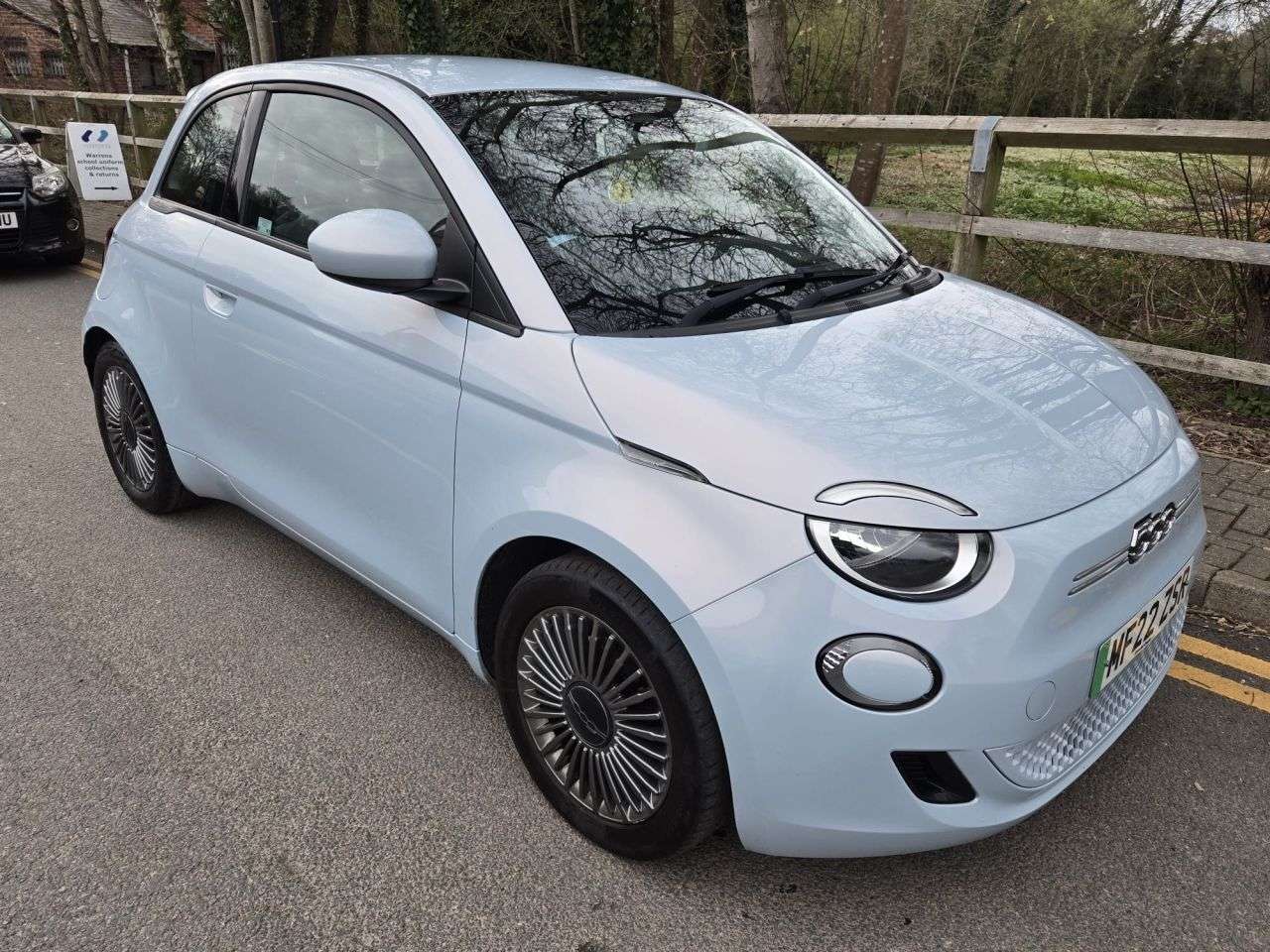 A 2022 FIAT 500E 42kWh Icon Hatchback 3dr Electric Automatic (118 ps) A 2022 FIAT 500E 42kWh Icon Hatchback 3dr Electric Automatic (118 ps)