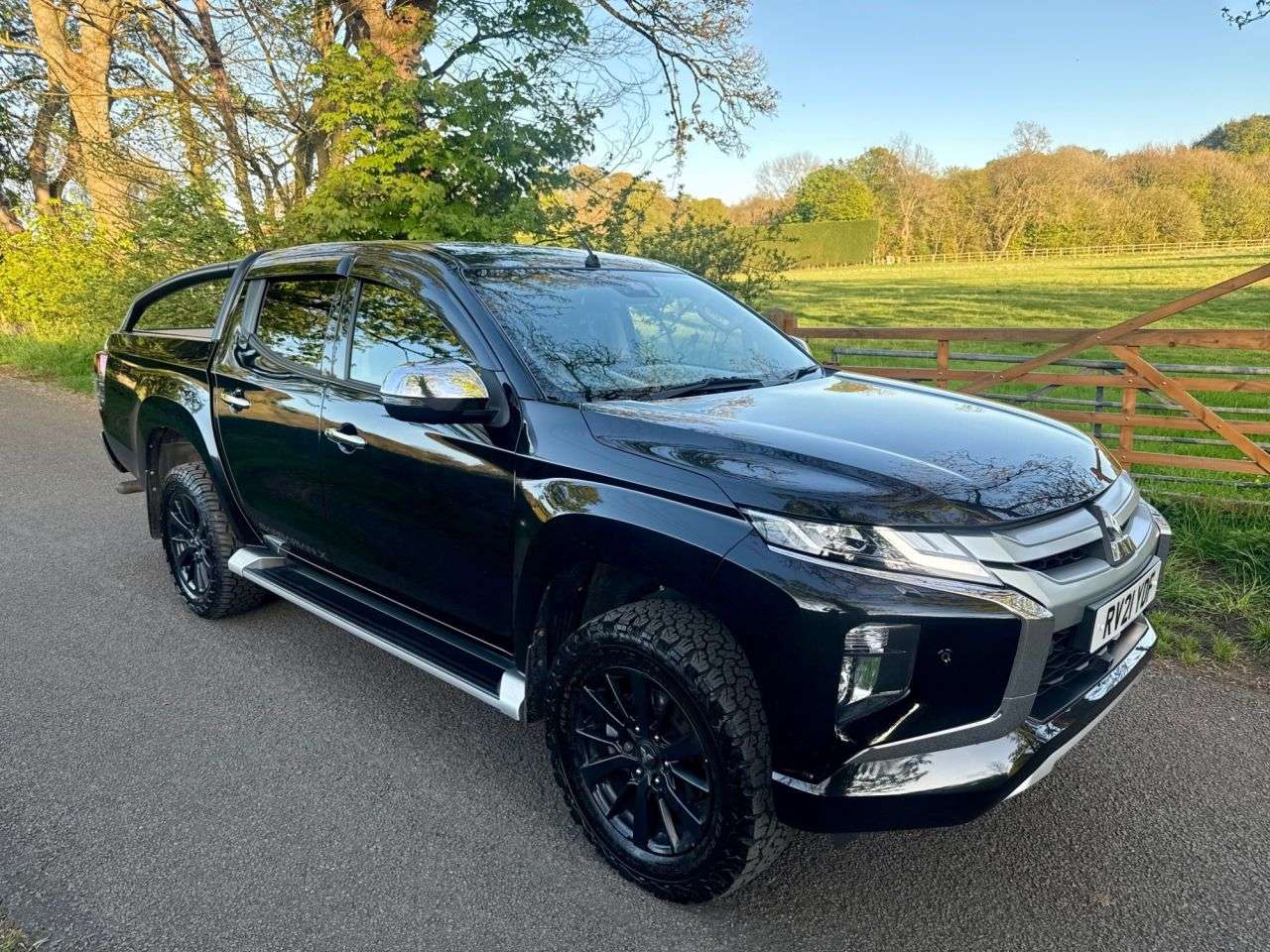 A 2021 MITSUBISHI L200 2.2 DI-D DC Barbarian X Pickup Double Cab 4dr Diesel Auto 4WD Euro 6 (s/s) A 2021 MITSUBISHI L200 2.2 DI-D DC Barbarian X Pickup Double Cab 4dr Diesel Auto 4WD Euro 6 (s/s)