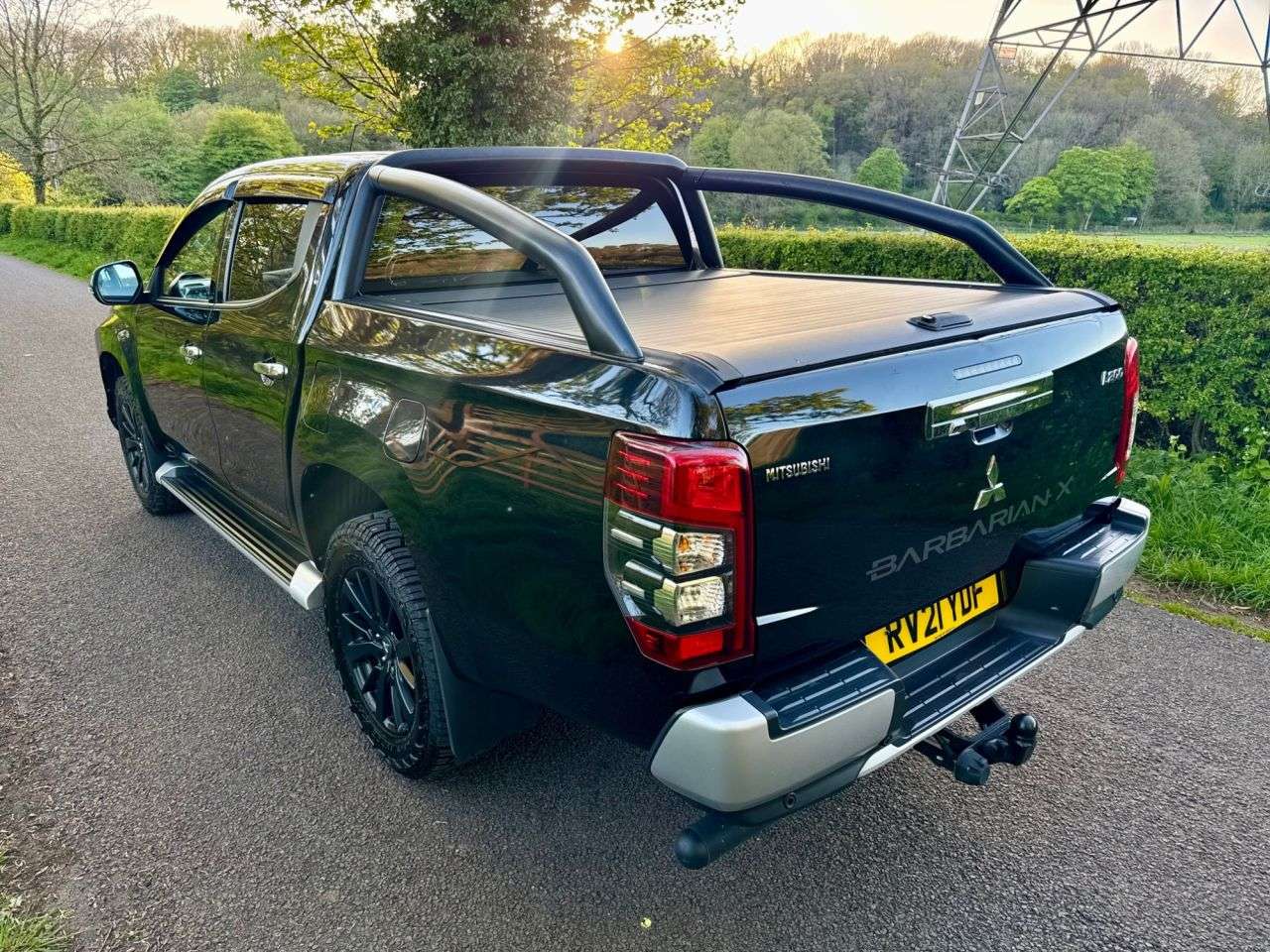 A 2021 MITSUBISHI L200 2.2 DI-D DC Barbarian X Pickup Double Cab 4dr Diesel Auto 4WD Euro 6 (s/s) A 2021 MITSUBISHI L200 2.2 DI-D DC Barbarian X Pickup Double Cab 4dr Diesel Auto 4WD Euro 6 (s/s)