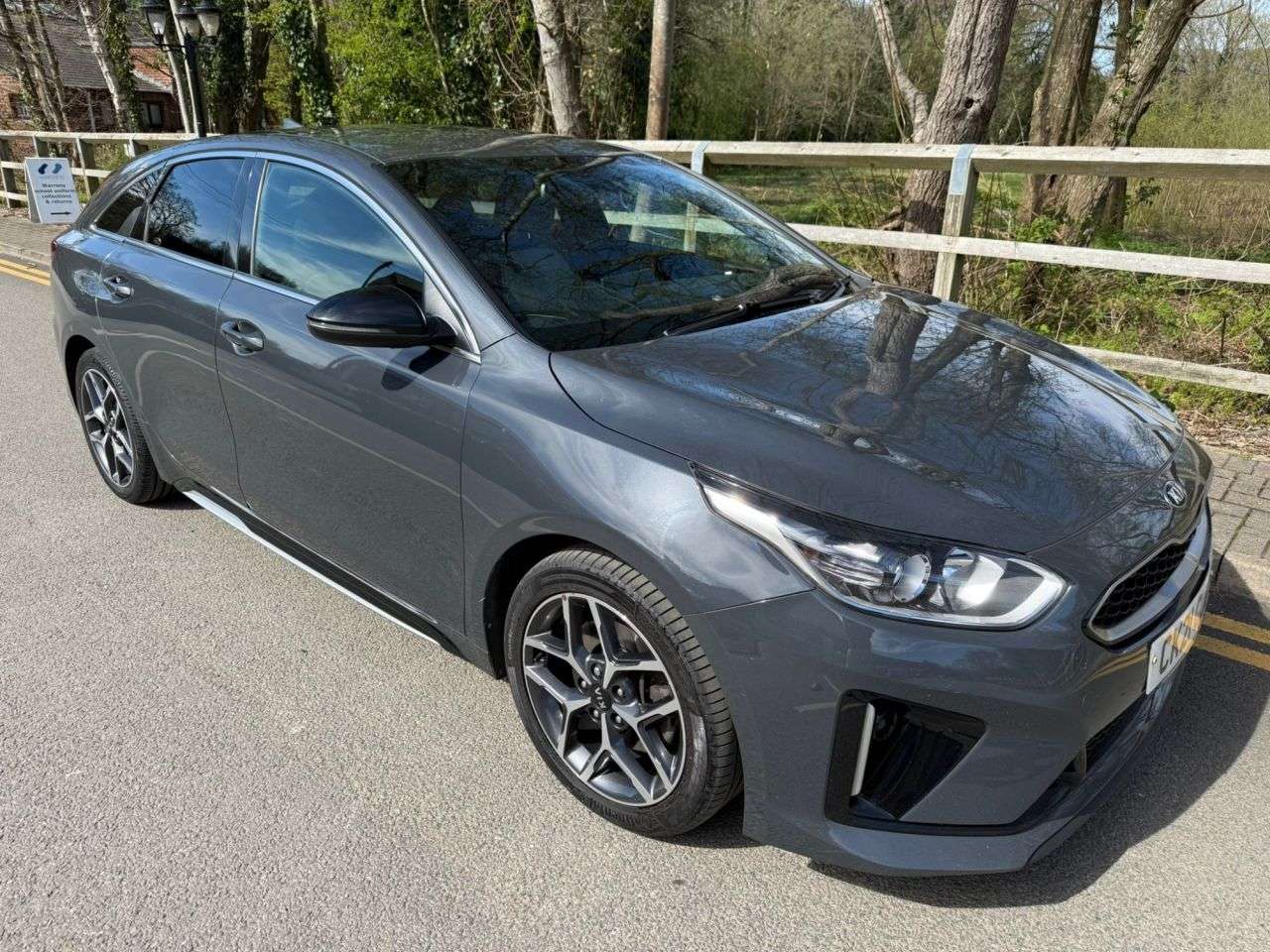 A 2021 KIA PROCEED 1.5 T-GDi GT-Line Shooting Brake 5dr Petrol DCT Euro 6 (s/s) (158 bhp) A 2021 KIA PROCEED 1.5 T-GDi GT-Line Shooting Brake 5dr Petrol DCT Euro 6 (s/s) (158 bhp)