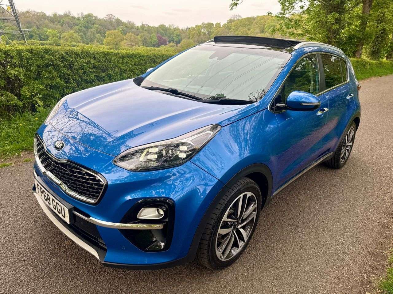 A 2018 KIA SPORTAGE 1.6 CRDi 4 SUV 5dr Diesel Manual Euro 6 (s/s) (134 bhp) + SERVICE HISTORY + A 2018 KIA SPORTAGE 1.6 CRDi 4 SUV 5dr Diesel Manual Euro 6 (s/s) (134 bhp) + SERVICE HISTORY +