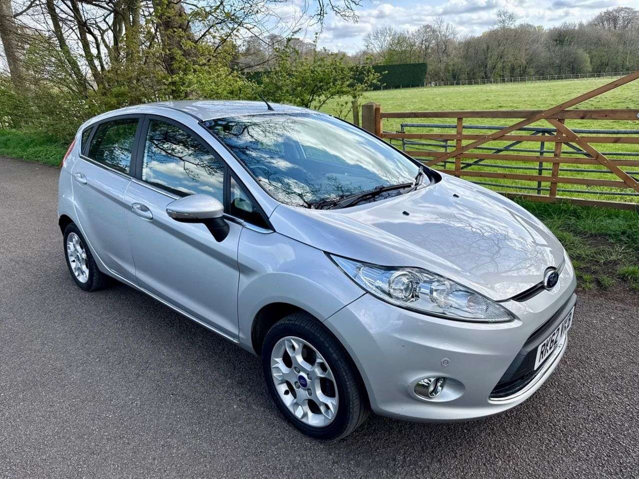 A 2012 FORD FIESTA 1.4 Zetec Hatchback 5dr Petrol Automatic (154 g/km, 94 bhp) + SERVICE HISTO A 2012 FORD FIESTA 1.4 Zetec Hatchback 5dr Petrol Automatic (154 g/km, 94 bhp) + SERVICE HISTO