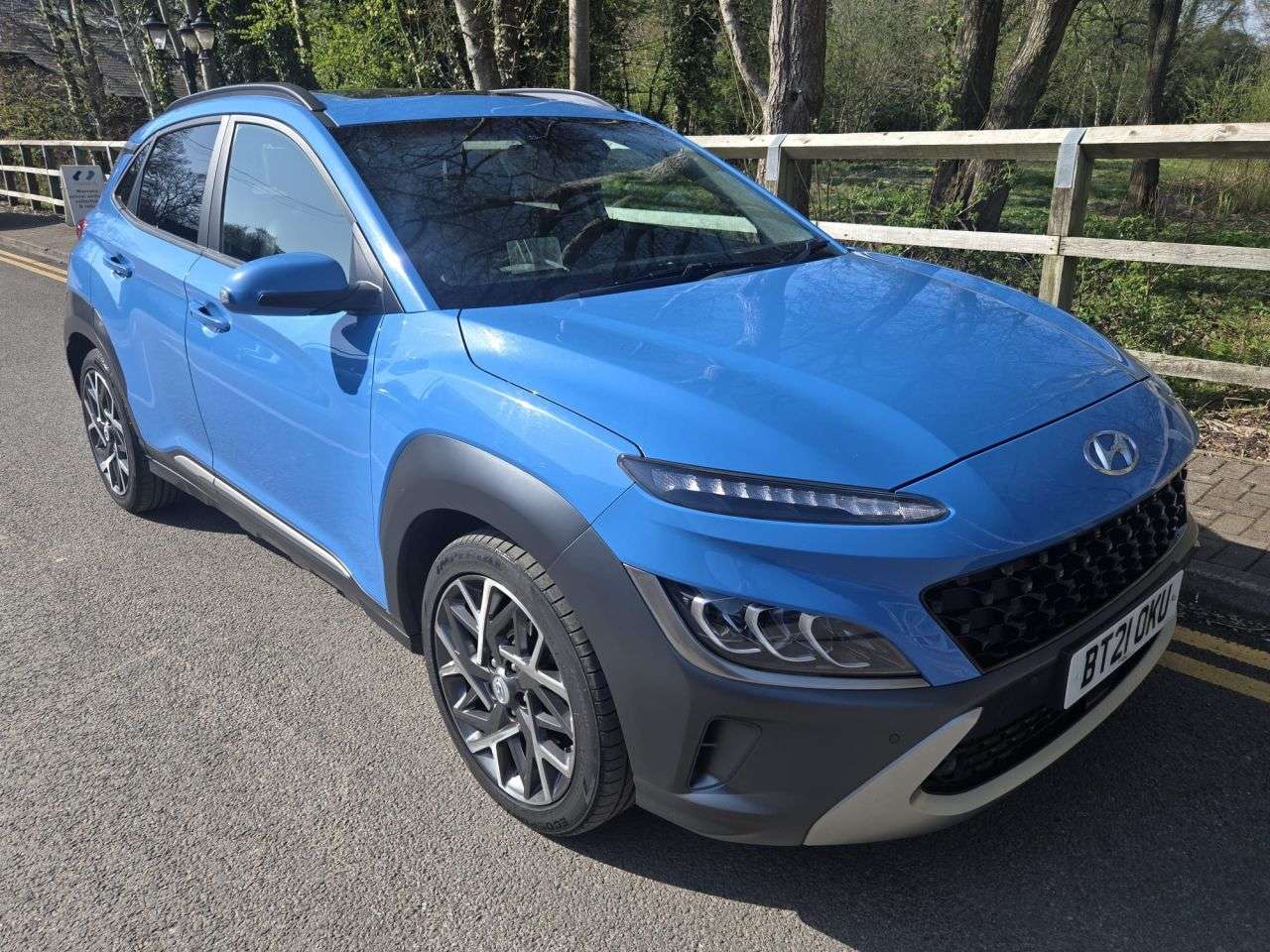 A 2021 HYUNDAI KONA 1.6 h-GDi Ultimate SUV 5dr Petrol Hybrid DCT Euro 6 (s/s) (141 ps) A 2021 HYUNDAI KONA 1.6 h-GDi Ultimate SUV 5dr Petrol Hybrid DCT Euro 6 (s/s) (141 ps)