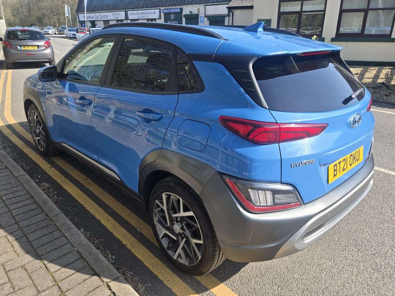A 2021 HYUNDAI KONA 1.6 h-GDi Ultimate SUV 5dr Petrol Hybrid DCT Euro 6 (s/s) (141 ps) A 2021 HYUNDAI KONA 1.6 h-GDi Ultimate SUV 5dr Petrol Hybrid DCT Euro 6 (s/s) (141 ps)